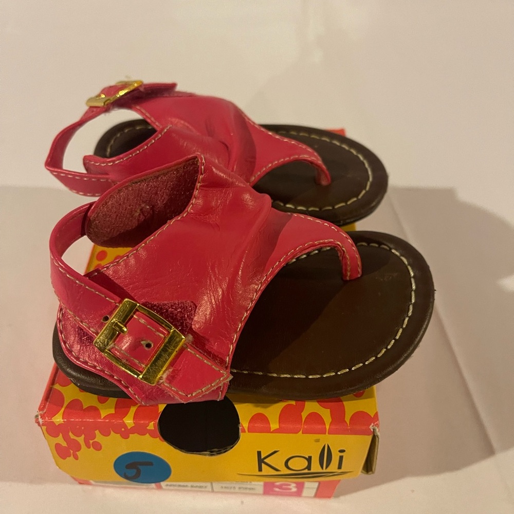 Kali Footwear Aroma Baby/Infant Size 3M Pink Thong Sandals